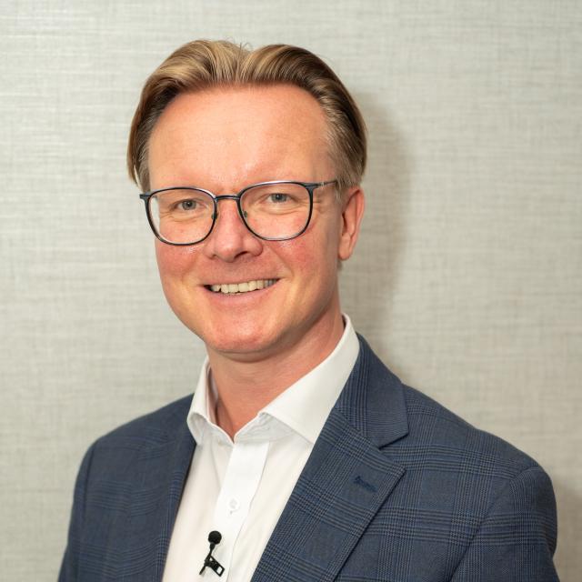 Portrait photograph of Ed Jewell