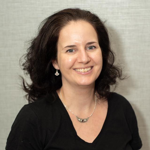 Portrait photograph of Helen Drakard